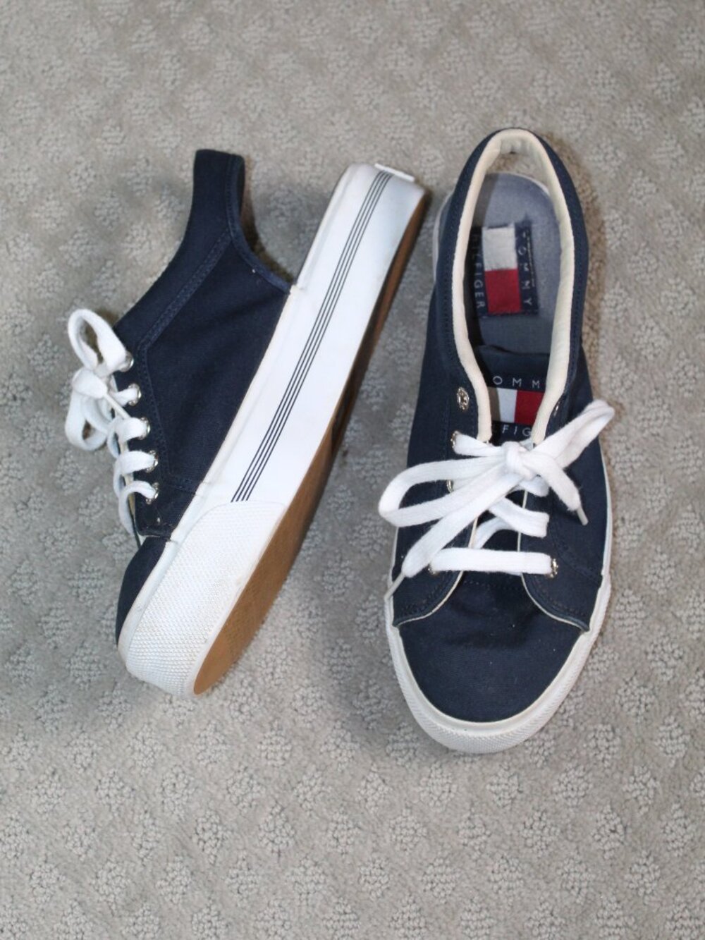 Tommy Hilfiger Size 8.5M Blue Canvas Lace Up Slingback Sneakers